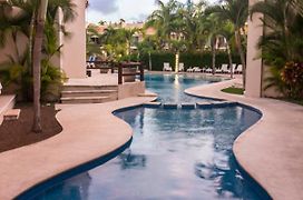 Coral Maya Stay Suites