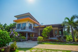 Sunsmile'S House Villa Wang Nam Khiao Exterior photo