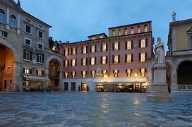 Lords Of Verona Luxury Apartments