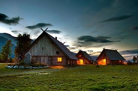 Viking Cabins - Mit Fablab - Solvik