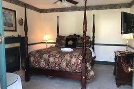 Parsonage Inn Bed And Breakfast