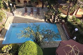 Hospedagem Casadalee chalé com piscina privativa aquecida e Apartamento sem piscina