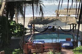 Casa de las Olas Surf&Beach Club