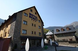 Hotel Snoe Beret