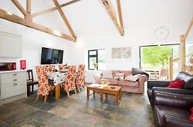 South Cottage - Rural Gem In The Heart Of The Sussex Countryside