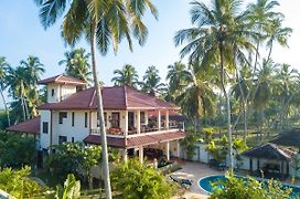 Lanka Beach Villa