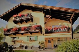 Alpenlandhaus Menardi Aparthotel Seefeld in Tirol Exterior photo