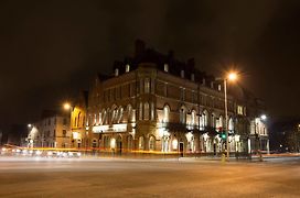 The Duke Of Edinburgh Hotel & Bar