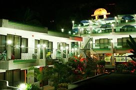 Turtle Inn Resort