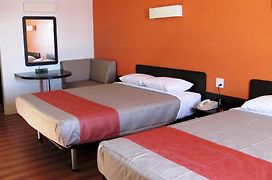 Motel 6-Innisfail, Ab