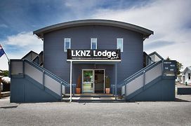 Lknz Lodge & Cafe