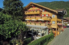 Alpenblick Hotel & Restaurant Wilderswil By Interlaken
