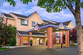 Comfort Inn & Suites Tualatin - Lake Oswego South