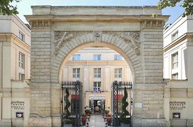 Mgallery Le Louis Versailles Chateau