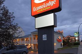 Econo Lodge Inn & Suites University