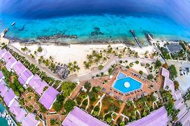 Van der Valk Plaza Beach&Dive Resort Bonaire