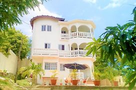 Annie'S White House On The Hill Apartment Negril Exterior photo