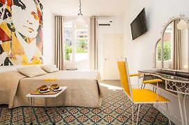 Numa L Roca Rooms & Apartments
