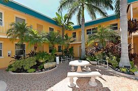 Siesta Key Beach Resort And Suites
