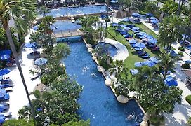 Jomtien Palm Beach Hotel And Resort - Sha Extra Plus