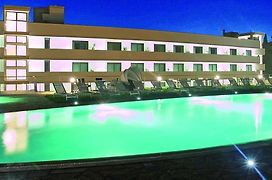 Vittoria Resort Pool & Spa
