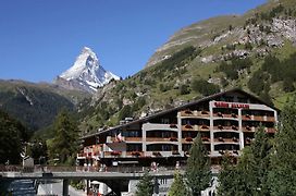 Swiss Alpine Hotel Allalin