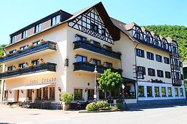 Moselhotel & Restaurant Zur Traube Gmbh