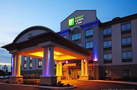 Holiday Inn Express Hotel & Suites Ottawa Airport, An Ihg Hotel