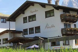 Alpenstern Pension Suites