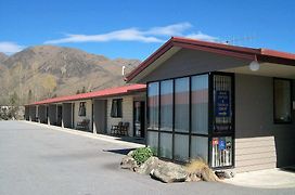 Sierra Motel And Apartments