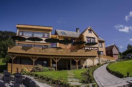 Lavik Fjord Hotel & Apartments