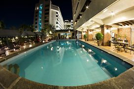 Copacabana Apartment Hotel - Staycation Is Allowed