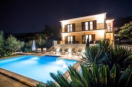 Villa Dalmatica Save 15 Percent On Split-Villas Com