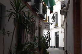 Hostal Arias