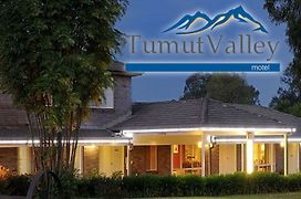 Tumut Valley Motel Exterior photo
