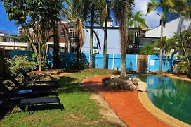 Reef Backpackers Hostel Cairns Exterior photo