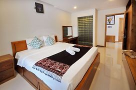 Holi Beach Hotel & Apartments