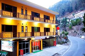 Hotel Avlokan - Near Kainchi Dham Mandir