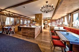 Sonneneck Hotel&Restaurant mit Terrasse - Titisee (Adults Only)