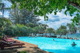 Lanta Miami Resort - Sha Extra Plus