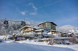 Hotel Waldfriede - Der Logenplatz Im Zillertal