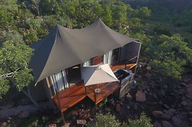 Inzalo Safari Lodge