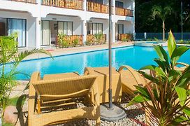 Alona Vida Beach Hill Resort