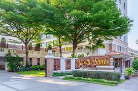 Lasalle Suites Hotel & Residence