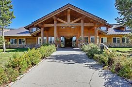 Headwaters Lodge & Cabins At Flagg Ranch
