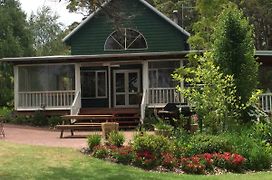 Lakeside Garden Chalet