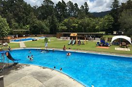 Sapphire Springs Holiday Park And Thermal Pools