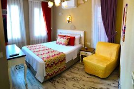 Alacati Viola Hotel (Adults Only)