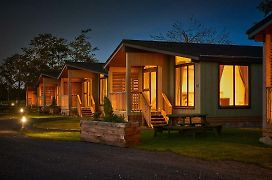 Silverwood Luxury Lodges & Bistro Barn