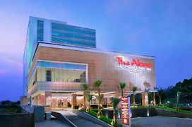 The Alana Hotel & Convention Center Solo By Aston